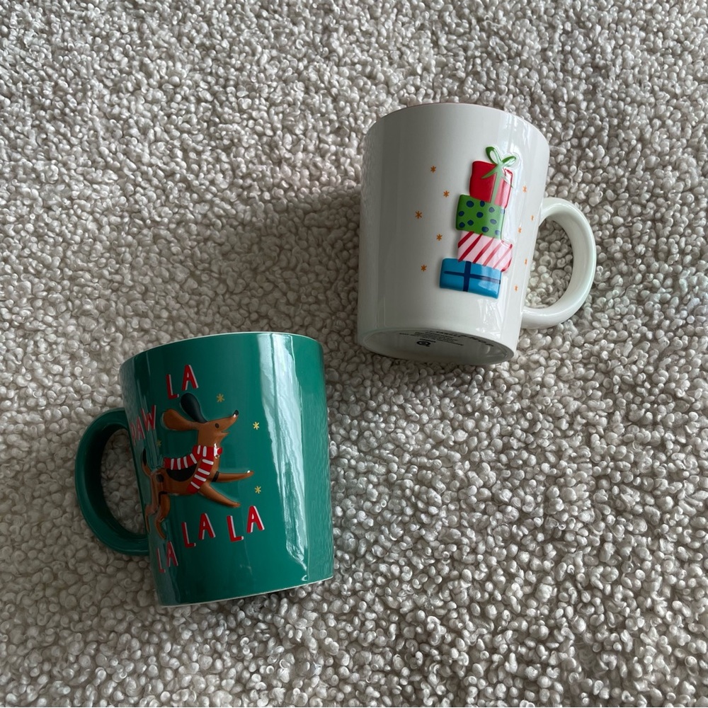 Set of two holiday mugs